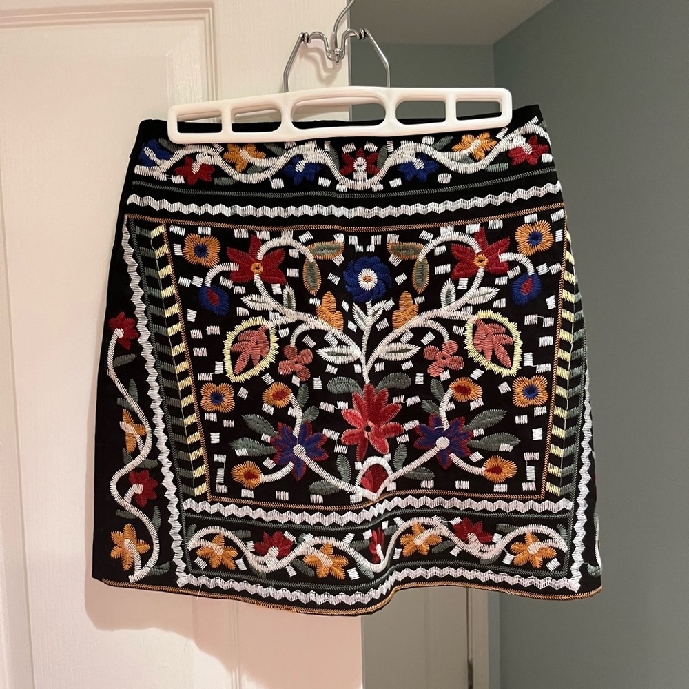 Boohoo Black Mini Skirt with Colorful Embroidery